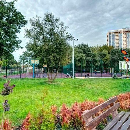 Modern Apartment Near Park Київ Екстер'єр фото