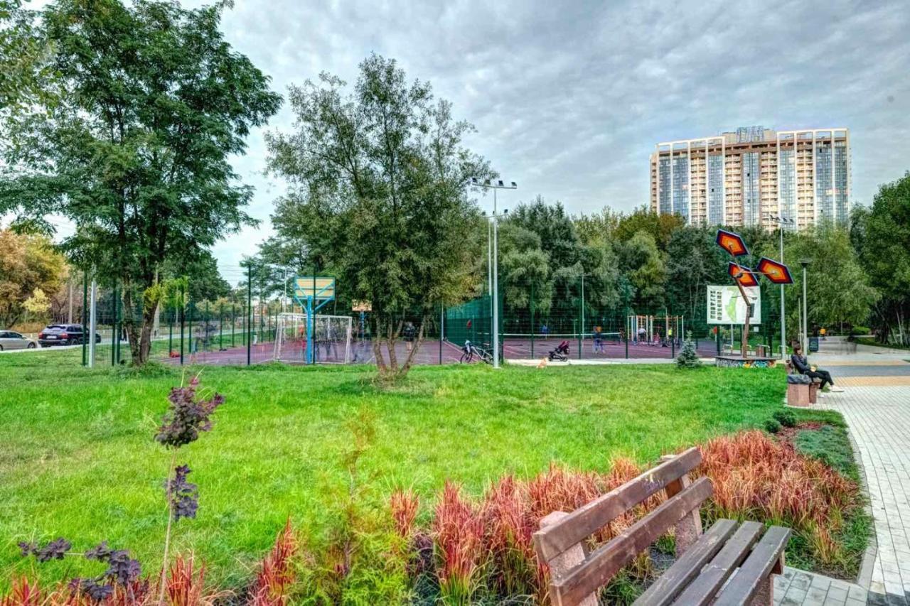 Modern Apartment Near Park Київ Екстер'єр фото