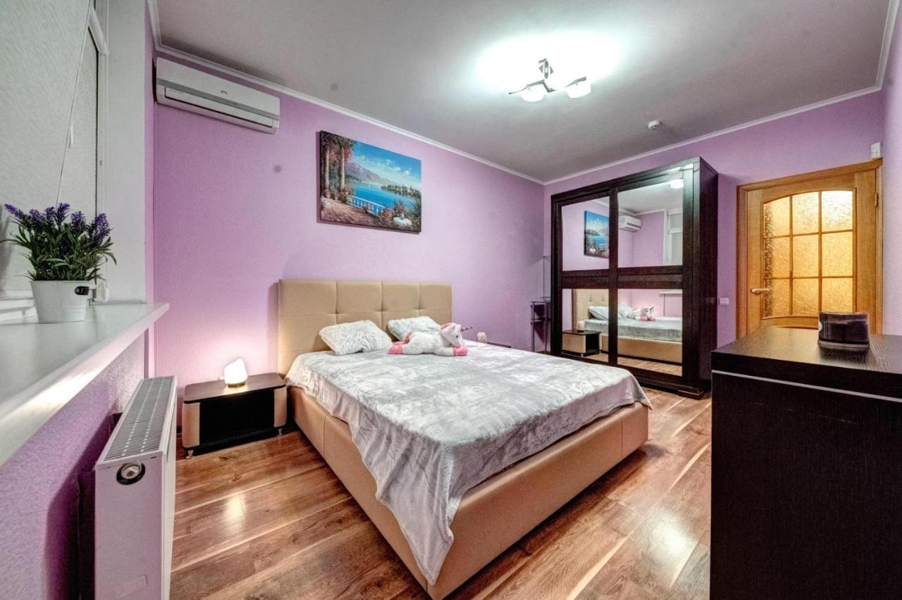 Modern Apartment Near Park Київ Екстер'єр фото
