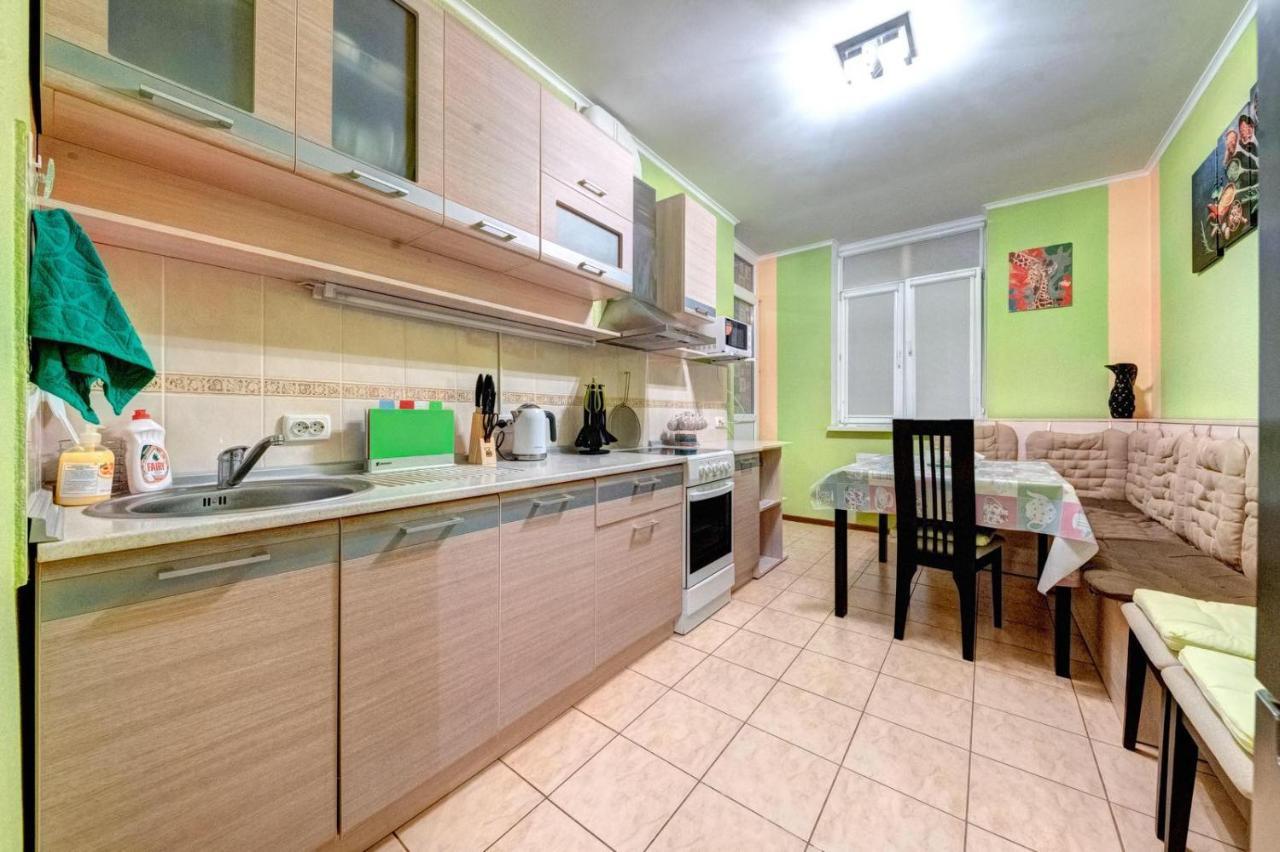 Modern Apartment Near Park Київ Екстер'єр фото